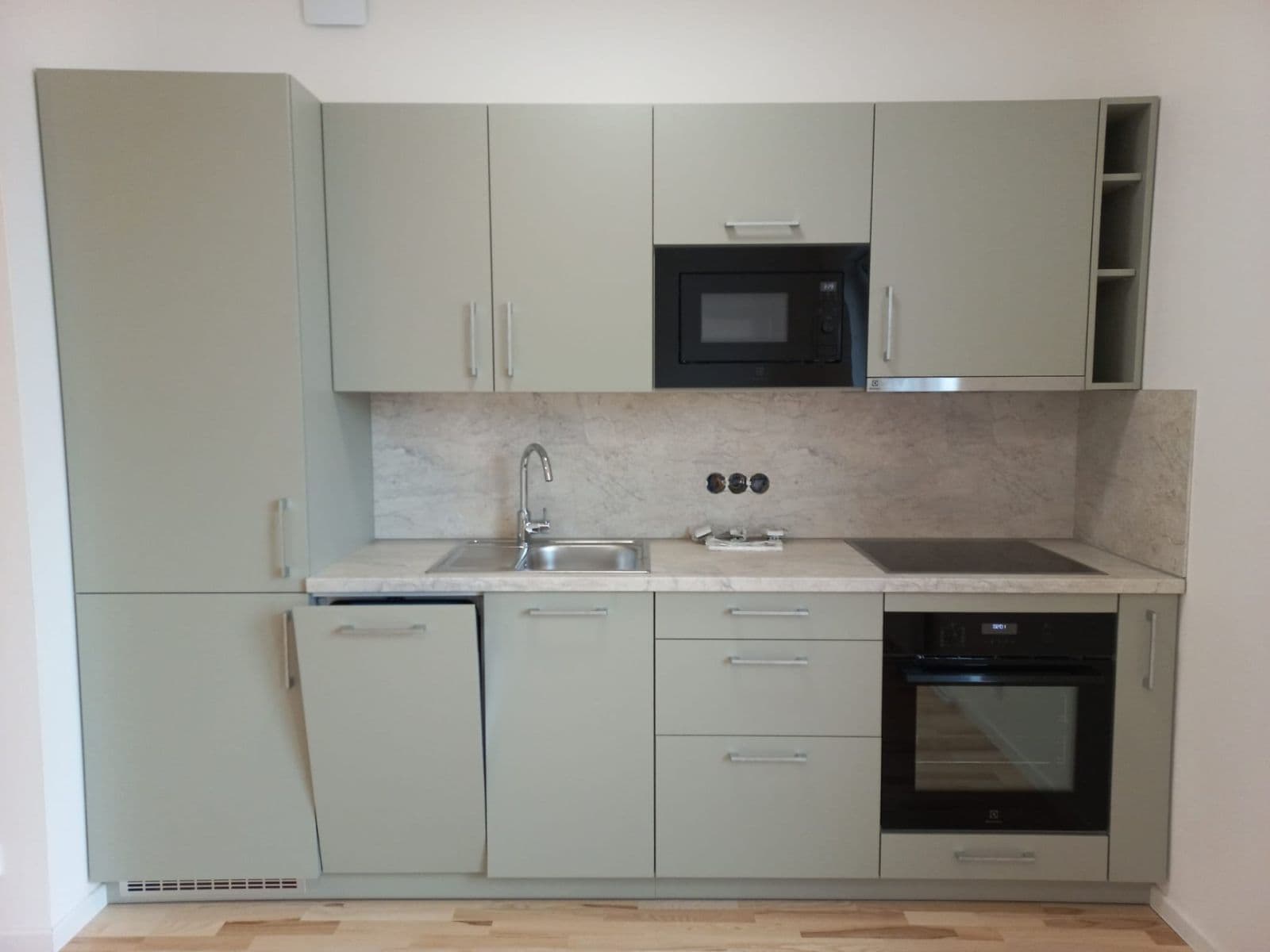 Studio flat to rent, 32 m², Randova, Dobřichovice, Středočeský Region Studio flat to rent, 32 m², Randova, Dobřichovice, Středočeský Region