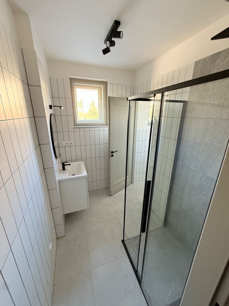 2 bedroom with open-plan kitchen flat to rent, 77 m², V Holešovičkách, Prague, Prague 2 bedroom with open-plan kitchen flat to rent, 77 m², V Holešovičkách, Prague, Prague