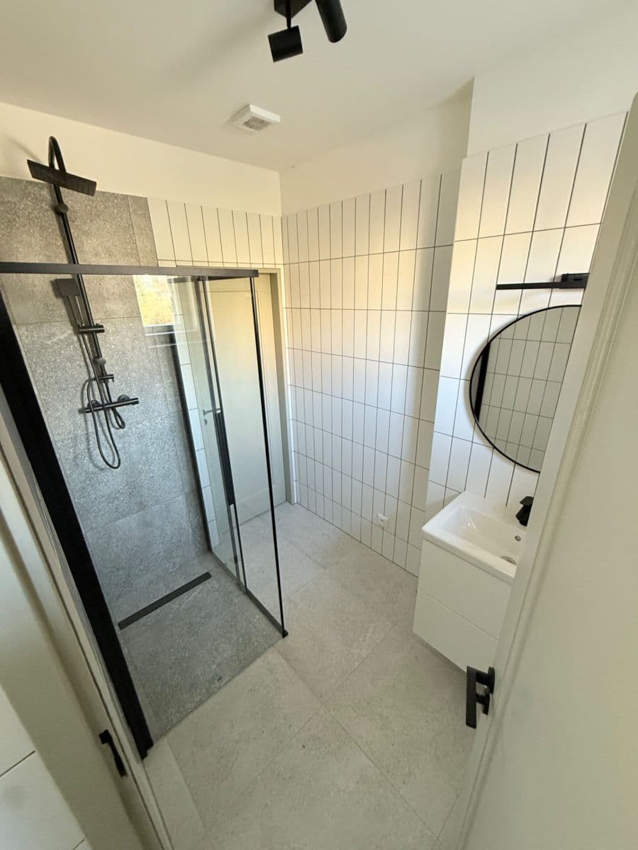 2 bedroom with open-plan kitchen flat to rent, 77 m², V Holešovičkách, Prague, Prague 2 bedroom with open-plan kitchen flat to rent, 77 m², V Holešovičkách, Prague, Prague