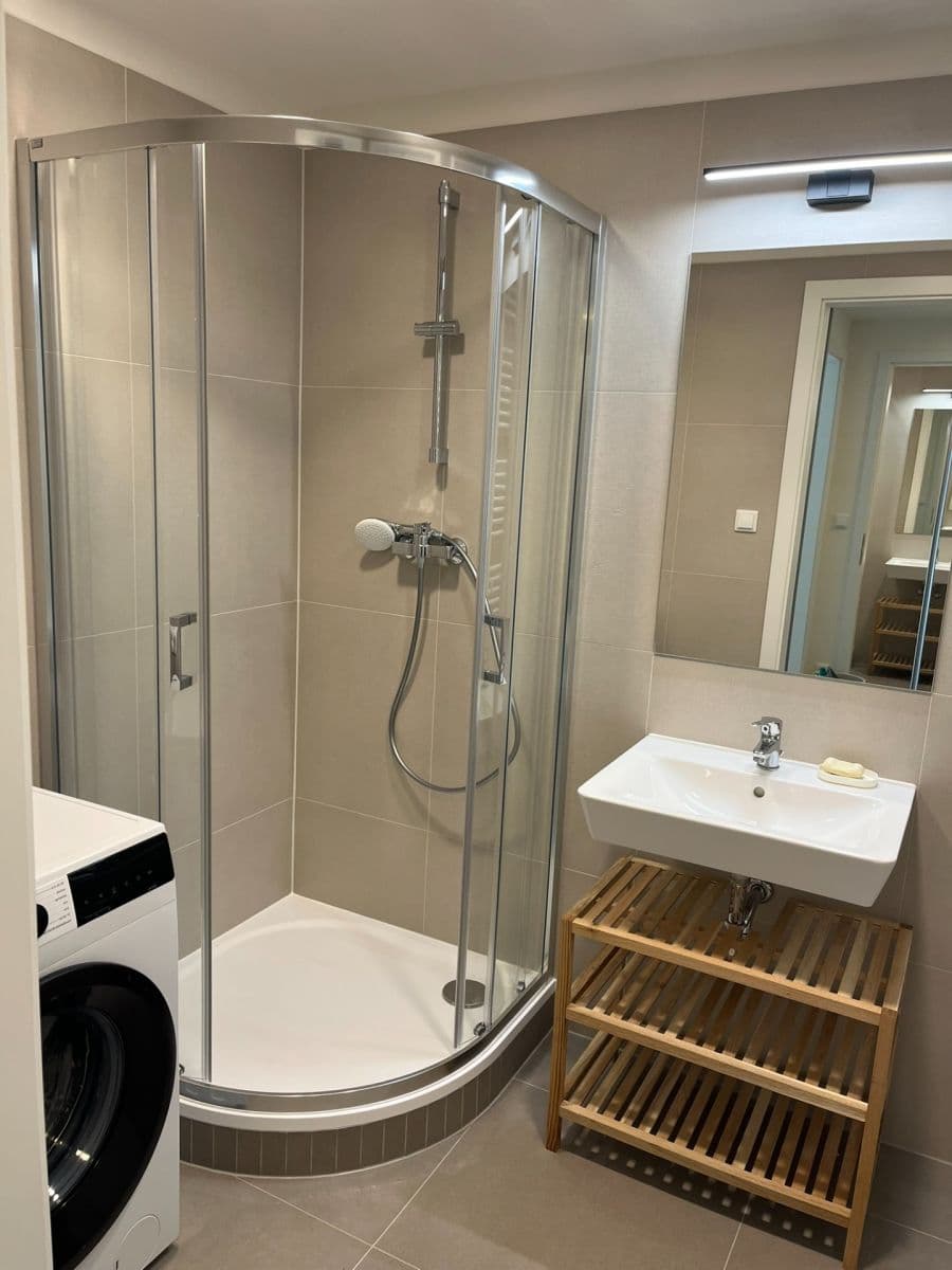 Studio flat to rent, 32 m², Poděbradská, Prague, Prague Studio flat to rent, 32 m², Poděbradská, Prague, Prague