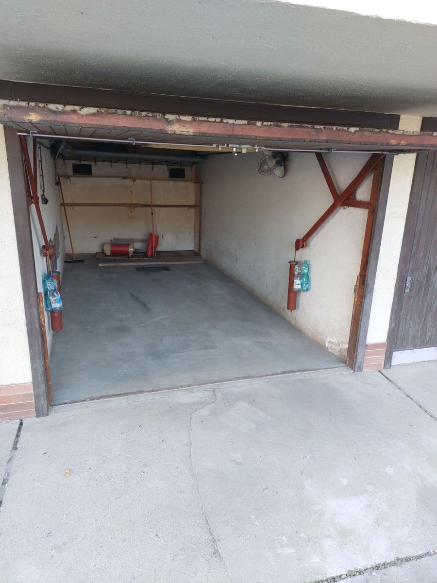 garage to rent, 17 m², Nad cihelnou, Prague, Prague garage to rent, 17 m², Nad cihelnou, Prague, Prague