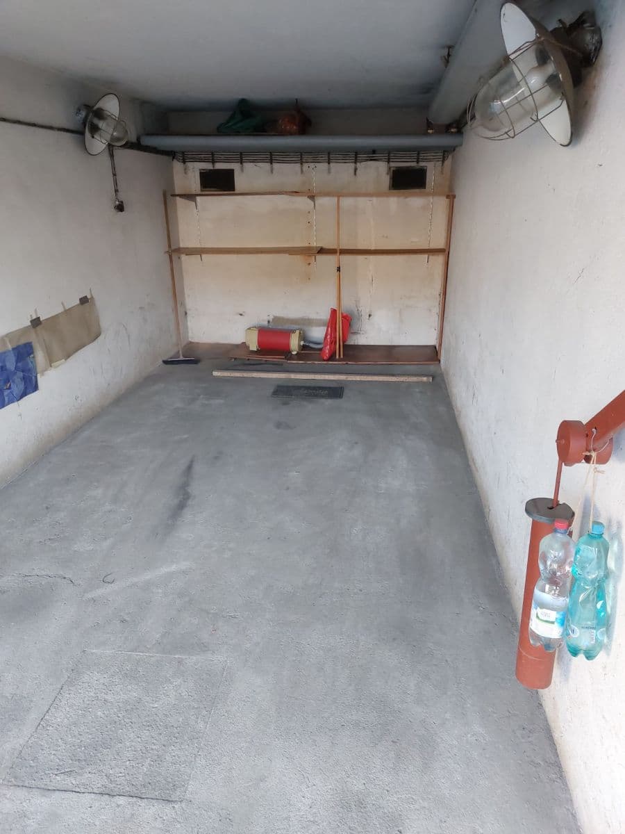 garage to rent, 17 m², Nad cihelnou, Prague, Prague garage to rent, 17 m², Nad cihelnou, Prague, Prague