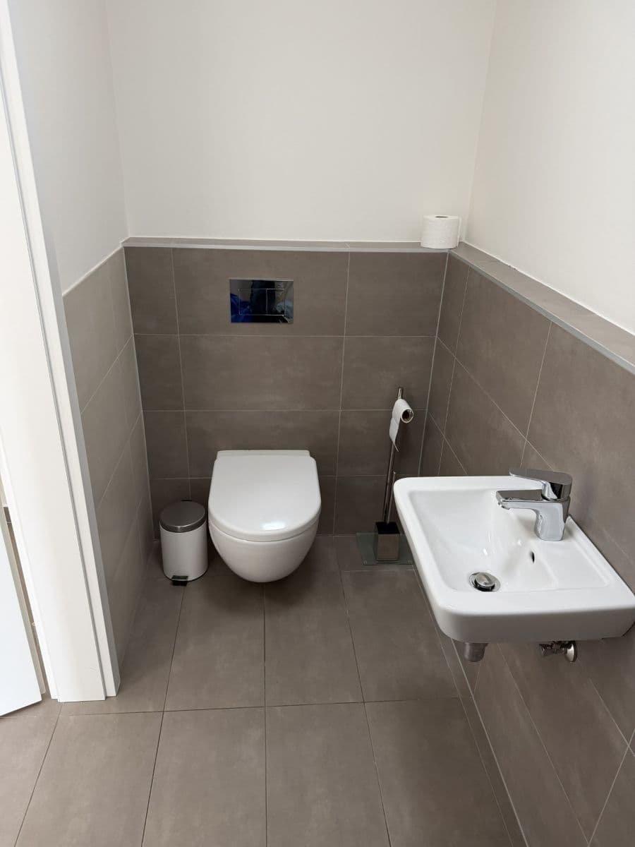 2 bedroom with open-plan kitchen flat to rent, 84 m², Zvěřinova, Prague, Prague 2 bedroom with open-plan kitchen flat to rent, 84 m², Zvěřinova, Prague, Prague