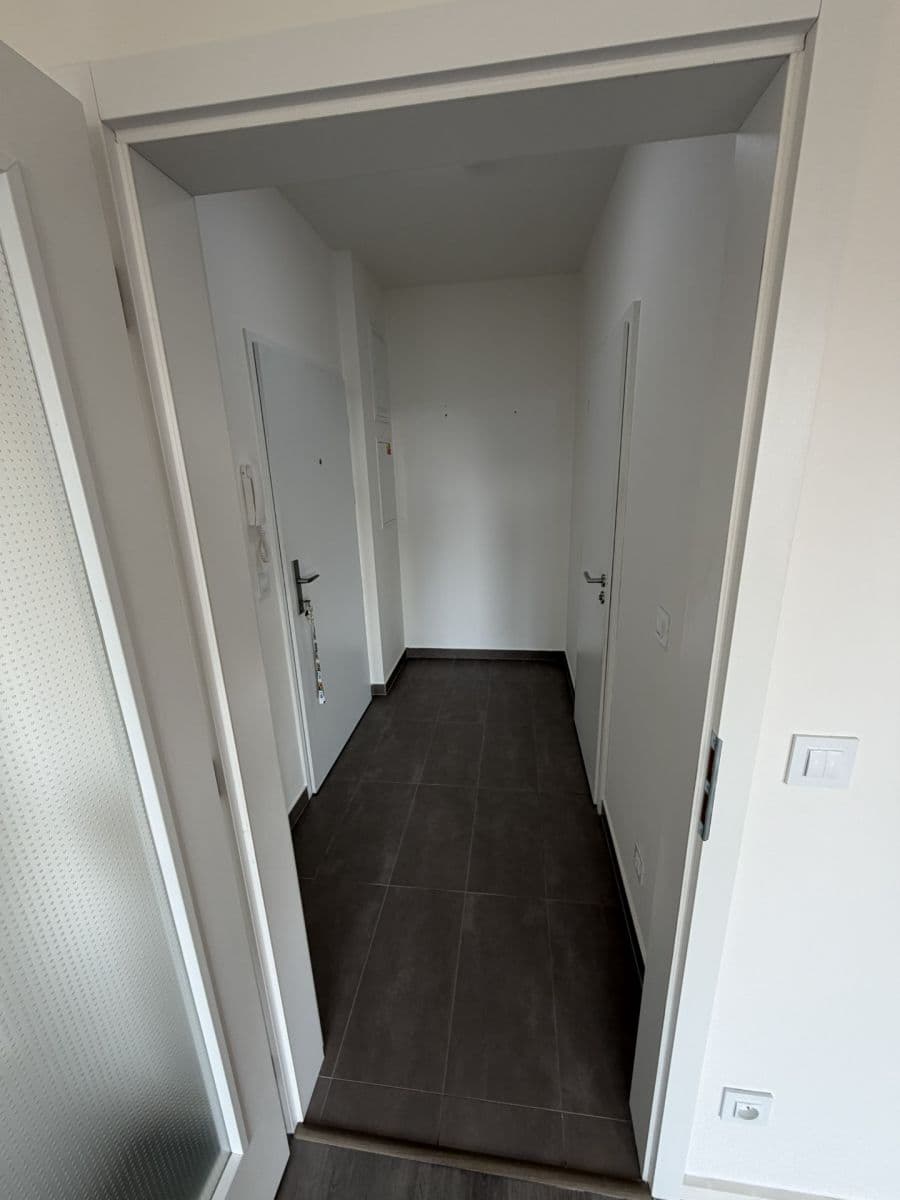 2 bedroom with open-plan kitchen flat to rent, 84 m², Zvěřinova, Prague, Prague 2 bedroom with open-plan kitchen flat to rent, 84 m², Zvěřinova, Prague, Prague