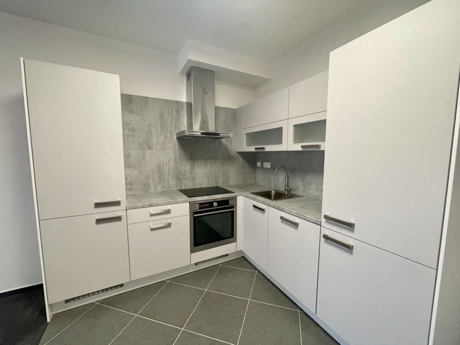 1 bedroom with open-plan kitchen flat to rent, 51 m², Gollové, Prague, Prague 1 bedroom with open-plan kitchen flat to rent, 51 m², Gollové, Prague, Prague