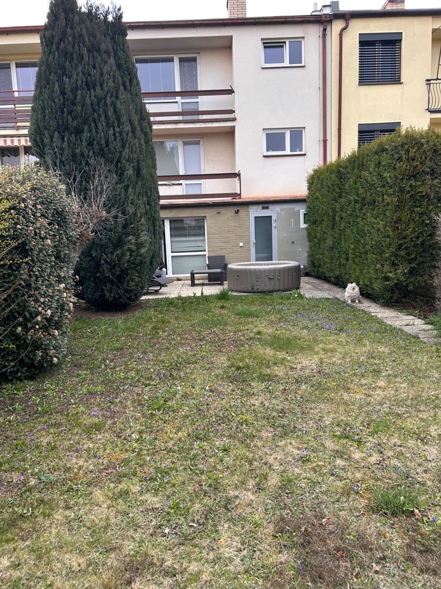 1 bedroom with open-plan kitchen flat to rent, 200 m², Křehlíkova, Brno, Jihomoravský Region 1 bedroom with open-plan kitchen flat to rent, 200 m², Křehlíkova, Brno, Jihomoravský Region