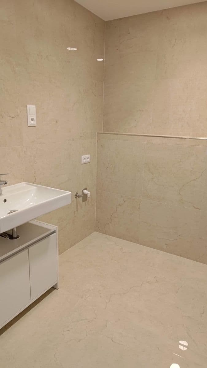 1 bedroom with open-plan kitchen flat to rent, 61 m², Kabešova, Prague, Prague 1 bedroom with open-plan kitchen flat to rent, 61 m², Kabešova, Prague, Prague