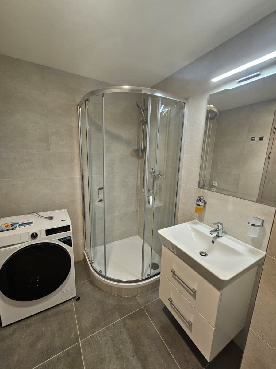 Studio flat to rent, 32 m², Poděbradská, Prague, Prague Studio flat to rent, 32 m², Poděbradská, Prague, Prague