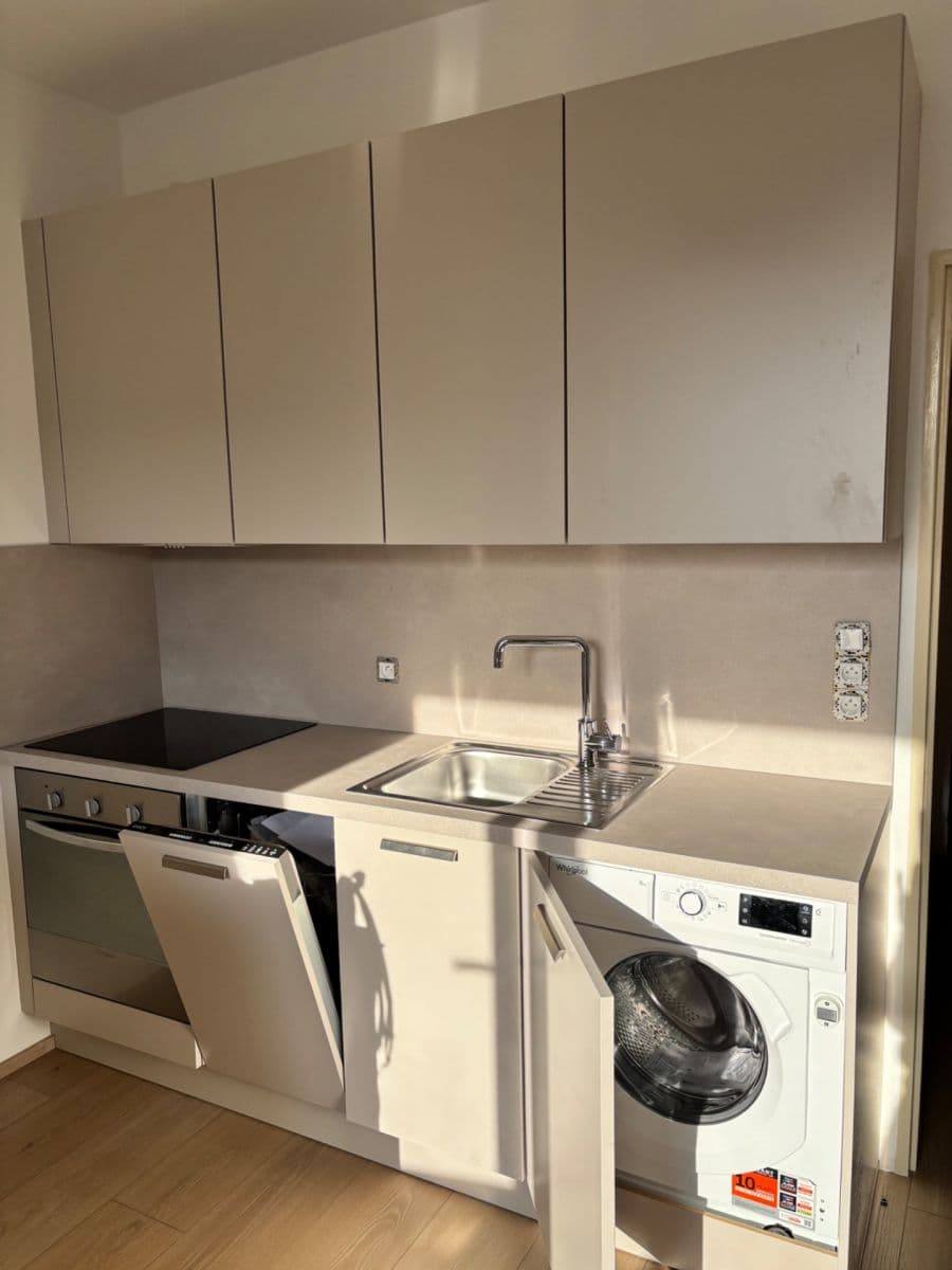 1 bedroom with open-plan kitchen flat to rent, 40 m², Masarykova, Rudná, Středočeský Region 1 bedroom with open-plan kitchen flat to rent, 40 m², Masarykova, Rudná, Středočeský Region