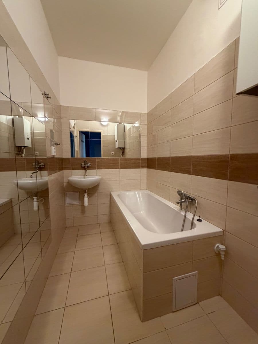 1 bedroom with open-plan kitchen flat to rent, 46 m², Dačického, Prague, Prague 1 bedroom with open-plan kitchen flat to rent, 46 m², Dačického, Prague, Prague