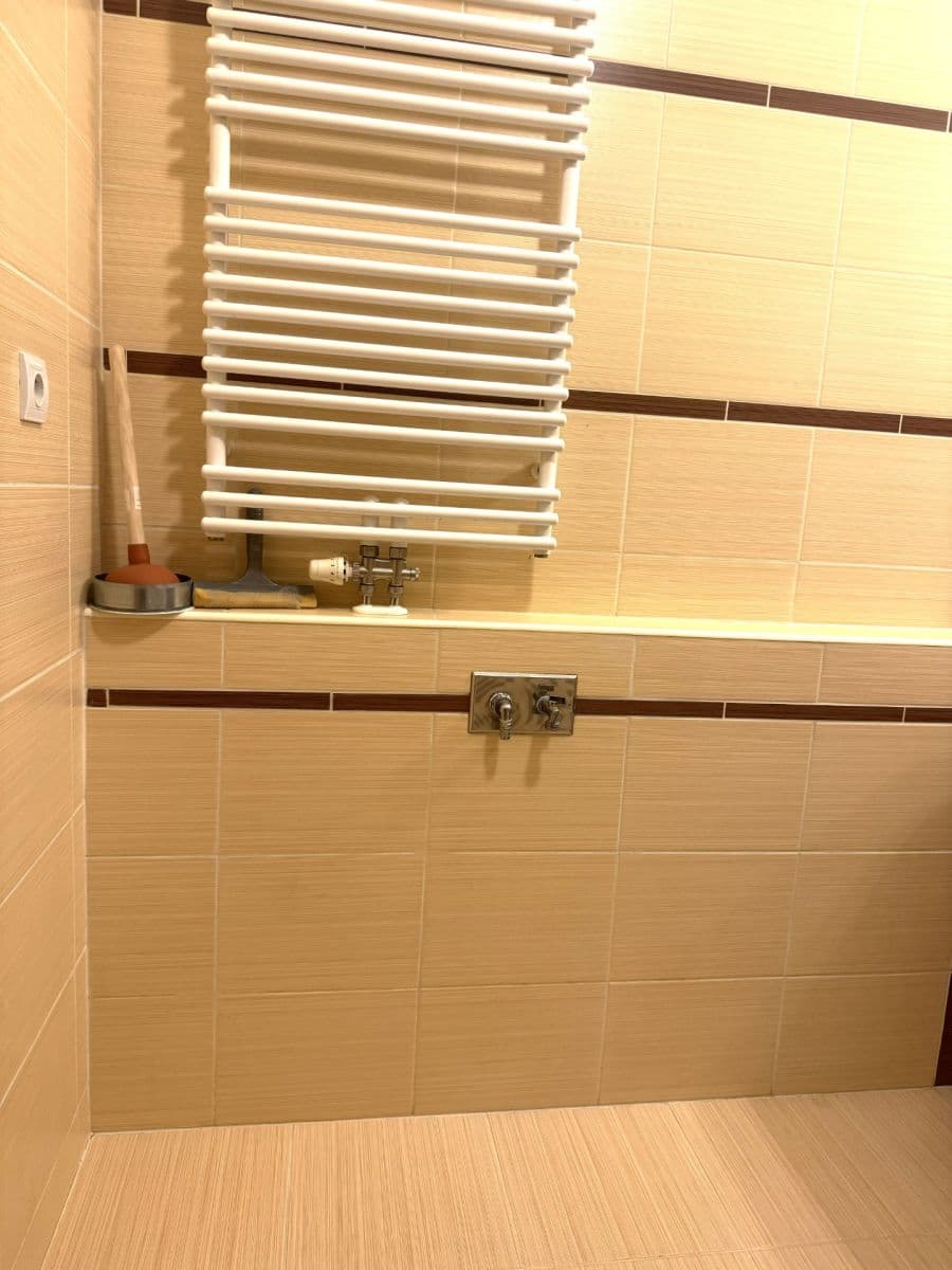 Studio flat to rent, 47 m², V Zahradách, Prague, Prague Studio flat to rent, 47 m², V Zahradách, Prague, Prague