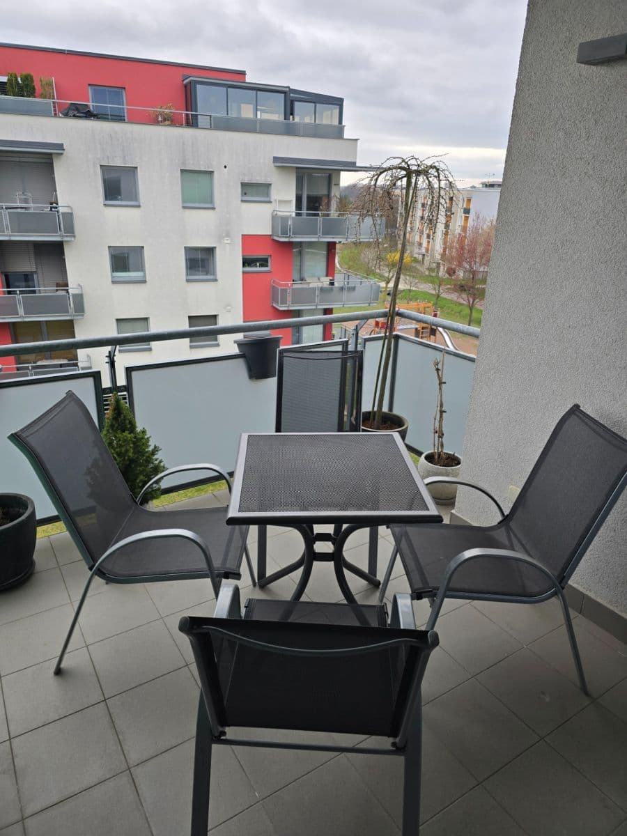 1 bedroom with open-plan kitchen flat to rent, 59 m², Svatojánská, Hradec Králové, Královéhradecký Region 1 bedroom with open-plan kitchen flat to rent, 59 m², Svatojánská, Hradec Králové, Královéhradecký Region