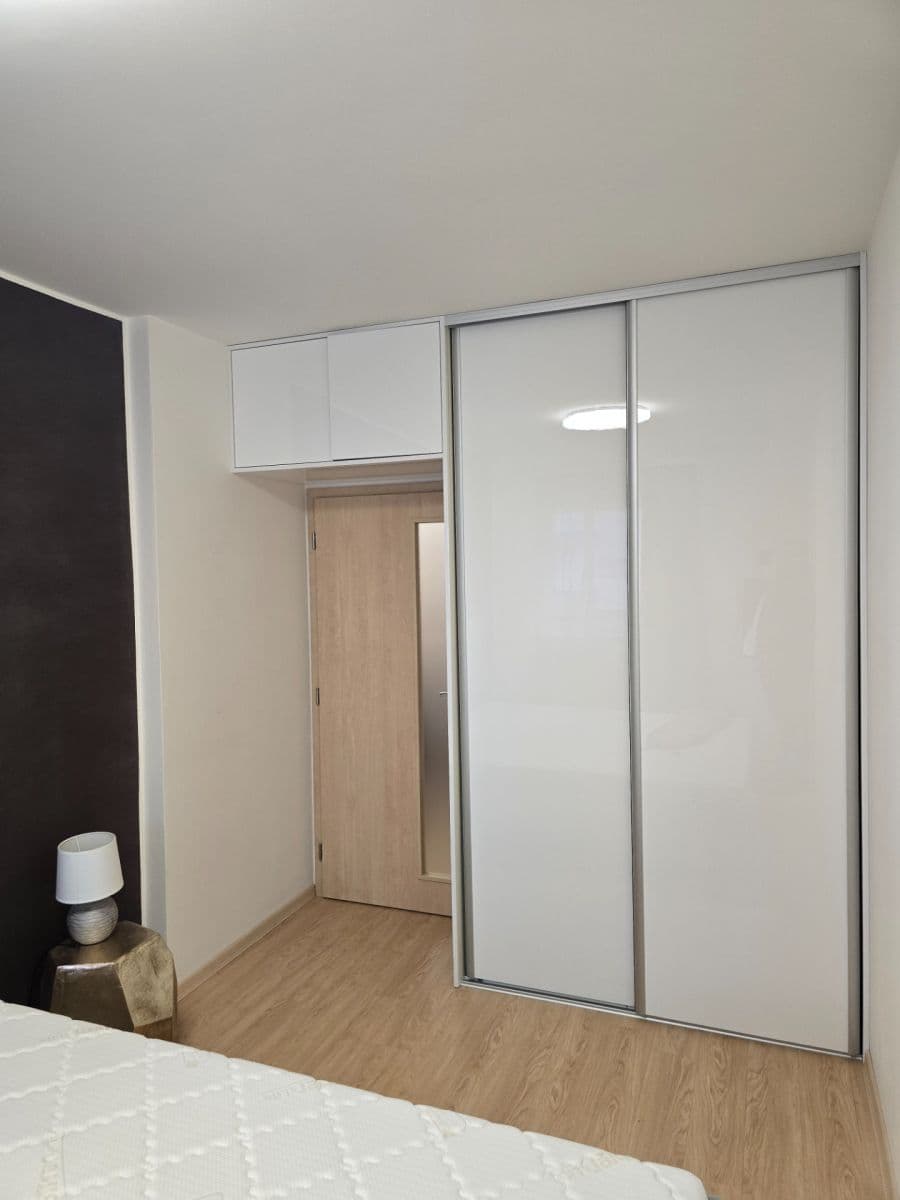 1 bedroom with open-plan kitchen flat to rent, 59 m², Svatojánská, Hradec Králové, Královéhradecký Region 1 bedroom with open-plan kitchen flat to rent, 59 m², Svatojánská, Hradec Králové, Královéhradecký Region