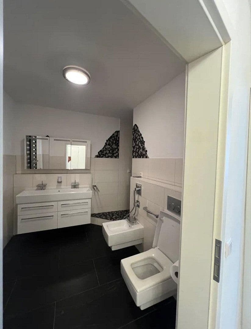 2 bedroom with open-plan kitchen flat to rent, 97 m², Stuttgart, Baden-Württemberg 2 bedroom with open-plan kitchen flat to rent, 97 m², Stuttgart, Baden-Württemberg