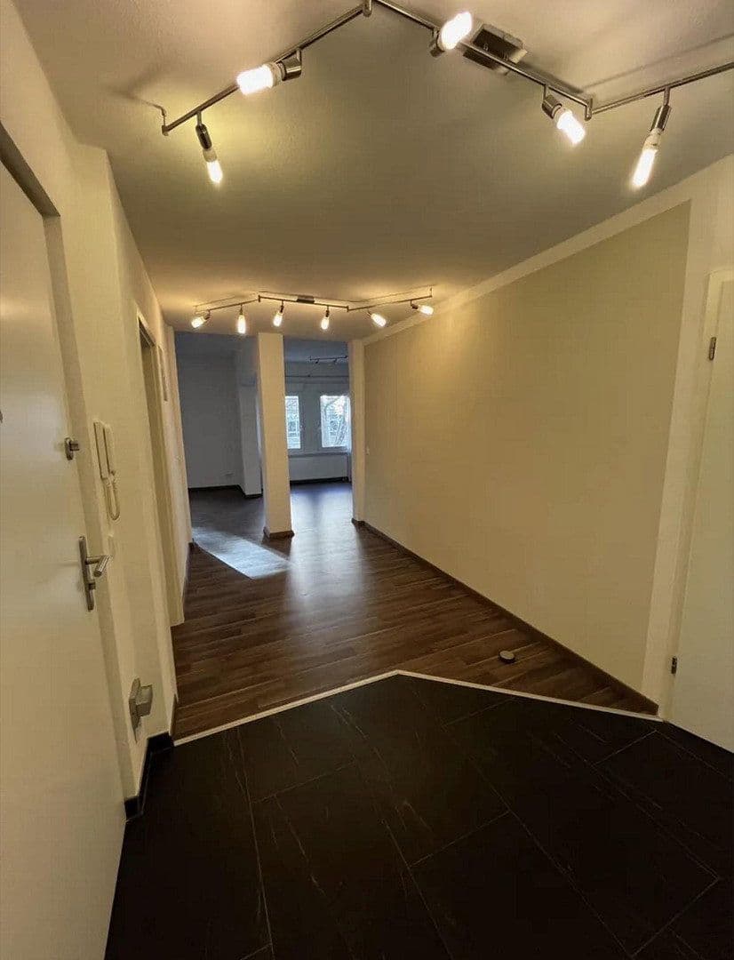 2 bedroom with open-plan kitchen flat to rent, 97 m², Stuttgart, Baden-Württemberg 2 bedroom with open-plan kitchen flat to rent, 97 m², Stuttgart, Baden-Württemberg