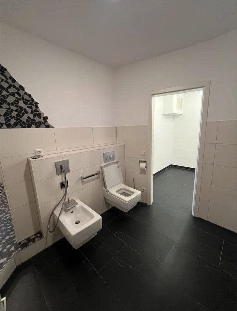 2 bedroom with open-plan kitchen flat to rent, 97 m², Stuttgart, Baden-Württemberg 2 bedroom with open-plan kitchen flat to rent, 97 m², Stuttgart, Baden-Württemberg