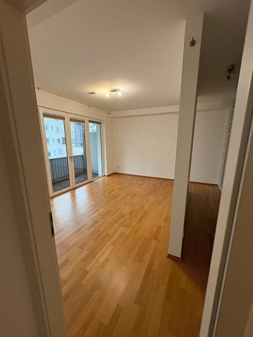 3 bedroom flat to rent, 105 m², Adalbertstrasse 64, Frankfurt am Main, Hesse 3 bedroom flat to rent, 105 m², Adalbertstrasse 64, Frankfurt am Main, Hesse