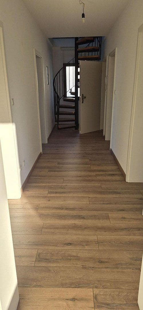 3 bedroom with open-plan kitchen flat to rent, 116 m², Schubertstrasse, Dreieich, Hesse 3 bedroom with open-plan kitchen flat to rent, 116 m², Schubertstrasse, Dreieich, Hesse