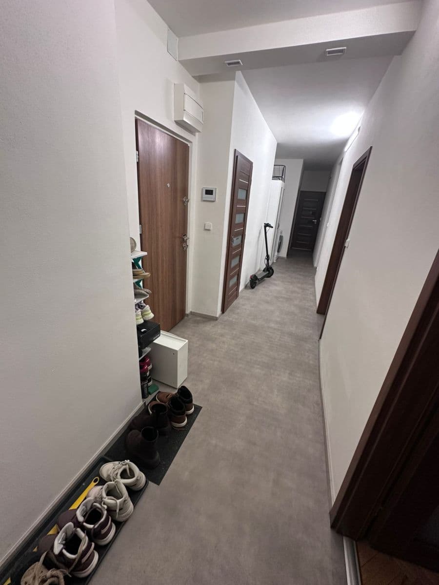 3 bedroom flat to rent, 75 m², Merhautova, Brno, Jihomoravský Region 3 bedroom flat to rent, 75 m², Merhautova, Brno, Jihomoravský Region