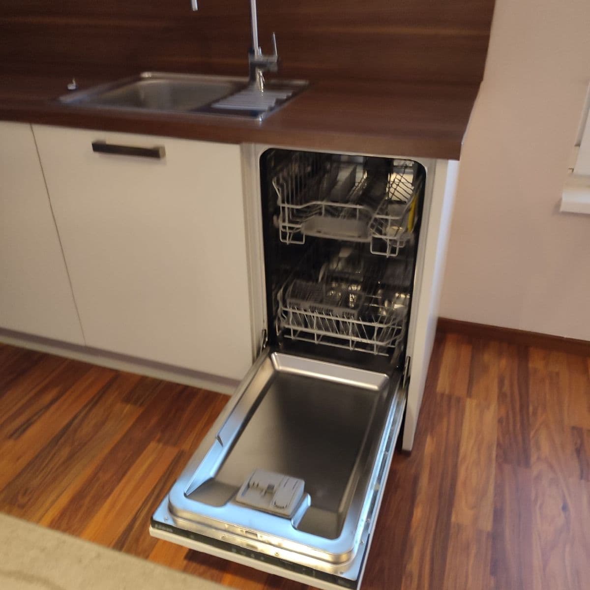 Studio flat to rent, 35 m², Počernická, Prague, Prague Studio flat to rent, 35 m², Počernická, Prague, Prague