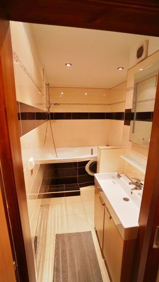 2 bedroom flat to rent, 64 m², Bodláková, Hoštka, Ústecký Region 2 bedroom flat to rent, 64 m², Bodláková, Hoštka, Ústecký Region