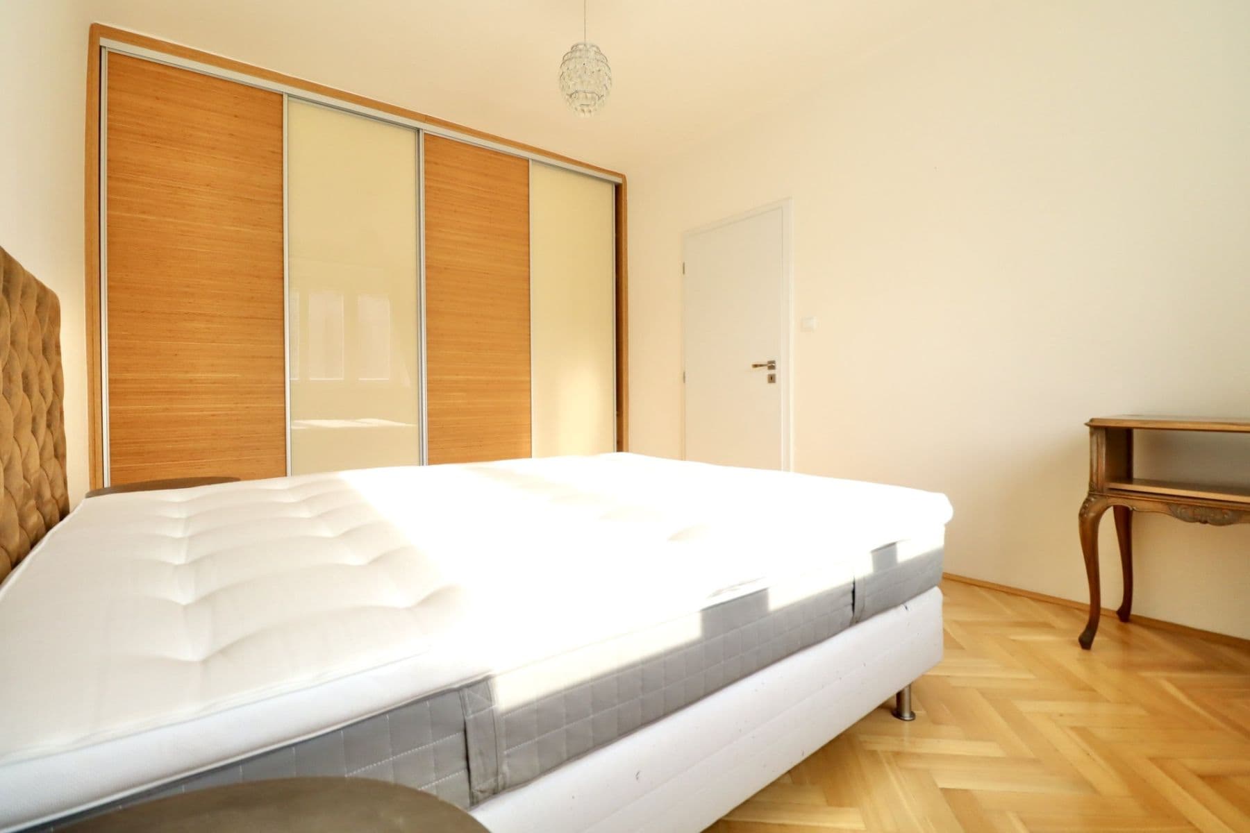 1 bedroom with open-plan kitchen flat to rent, 55 m², Rooseveltova, Prague, Prague 1 bedroom with open-plan kitchen flat to rent, 55 m², Rooseveltova, Prague, Prague