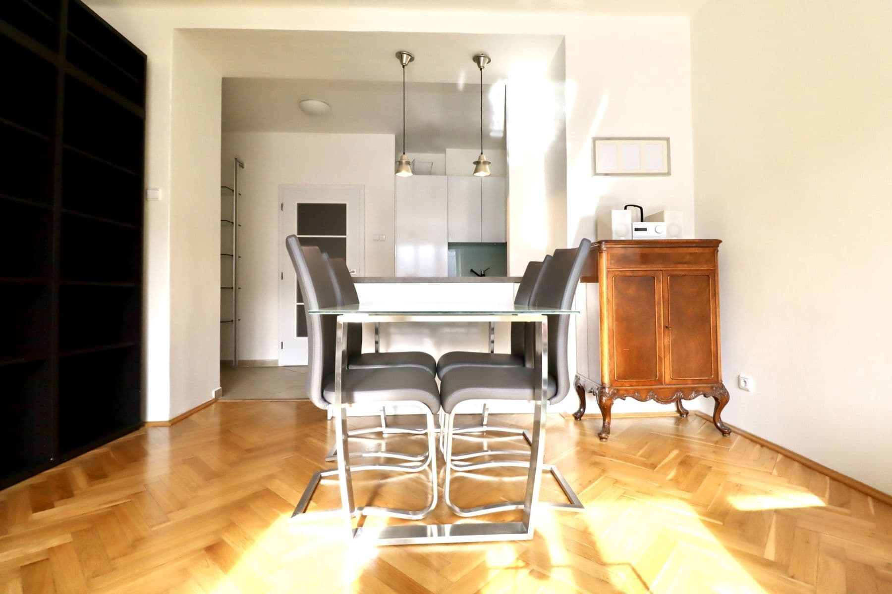 1 bedroom with open-plan kitchen flat to rent, 55 m², Rooseveltova, Prague, Prague 1 bedroom with open-plan kitchen flat to rent, 55 m², Rooseveltova, Prague, Prague