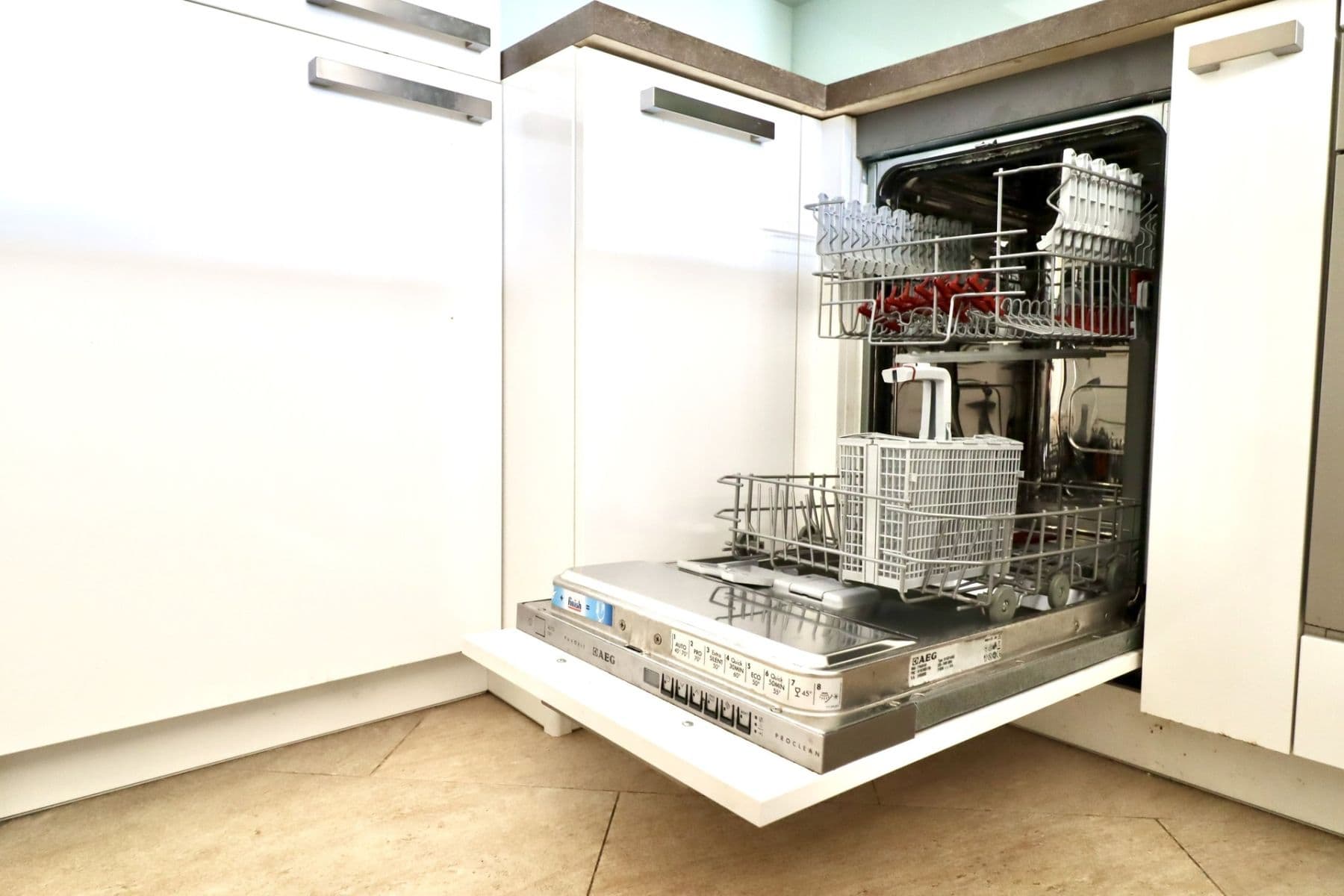 1 bedroom with open-plan kitchen flat to rent, 55 m², Rooseveltova, Prague, Prague 1 bedroom with open-plan kitchen flat to rent, 55 m², Rooseveltova, Prague, Prague