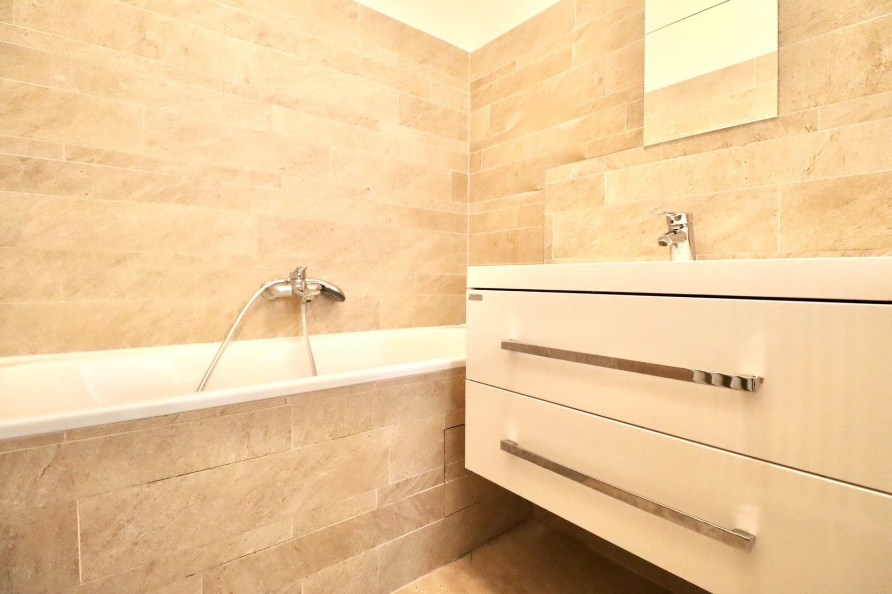 1 bedroom with open-plan kitchen flat to rent, 55 m², Rooseveltova, Prague, Prague 1 bedroom with open-plan kitchen flat to rent, 55 m², Rooseveltova, Prague, Prague