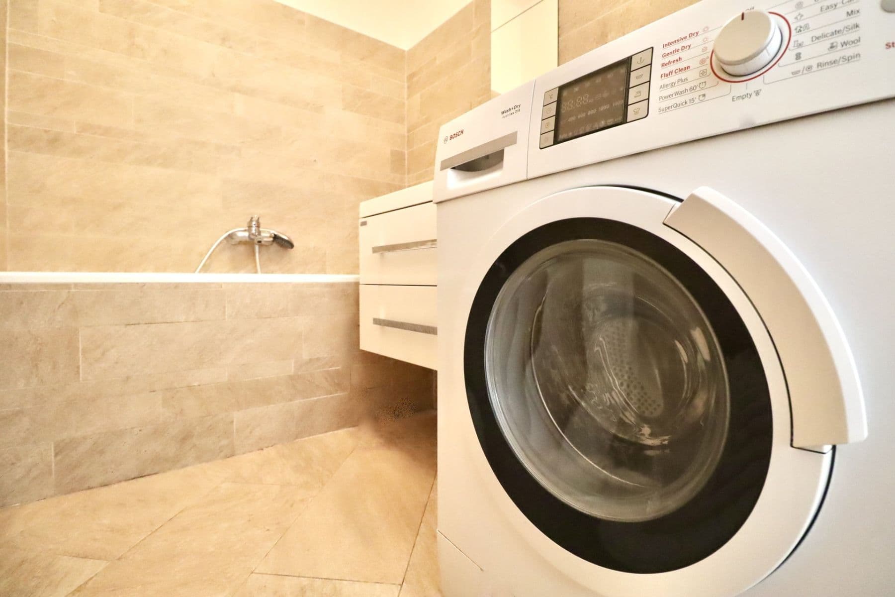 1 bedroom with open-plan kitchen flat to rent, 55 m², Rooseveltova, Prague, Prague 1 bedroom with open-plan kitchen flat to rent, 55 m², Rooseveltova, Prague, Prague