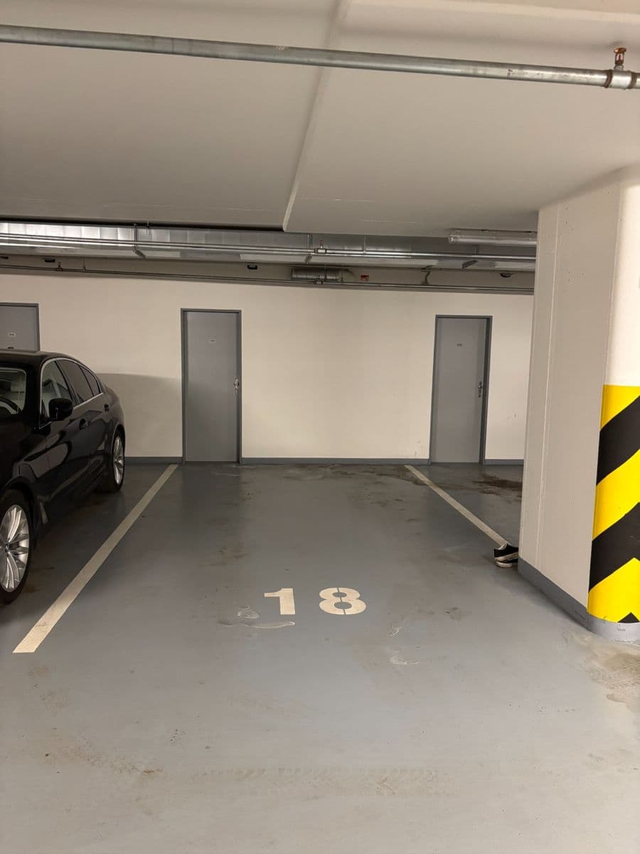 garage to rent, 14 m², Petrohradská, Prague, Prague garage to rent, 14 m², Petrohradská, Prague, Prague