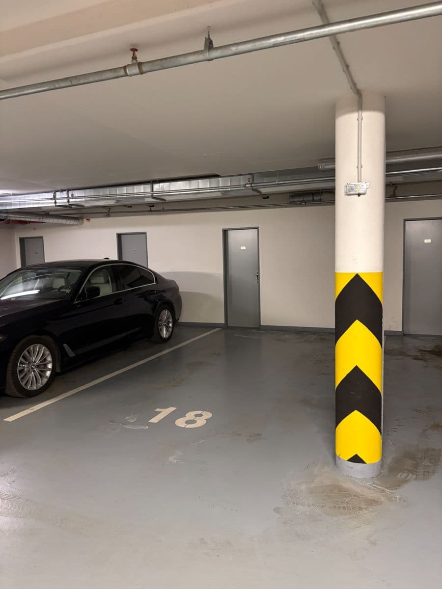 garage to rent, 14 m², Petrohradská, Prague, Prague garage to rent, 14 m², Petrohradská, Prague, Prague