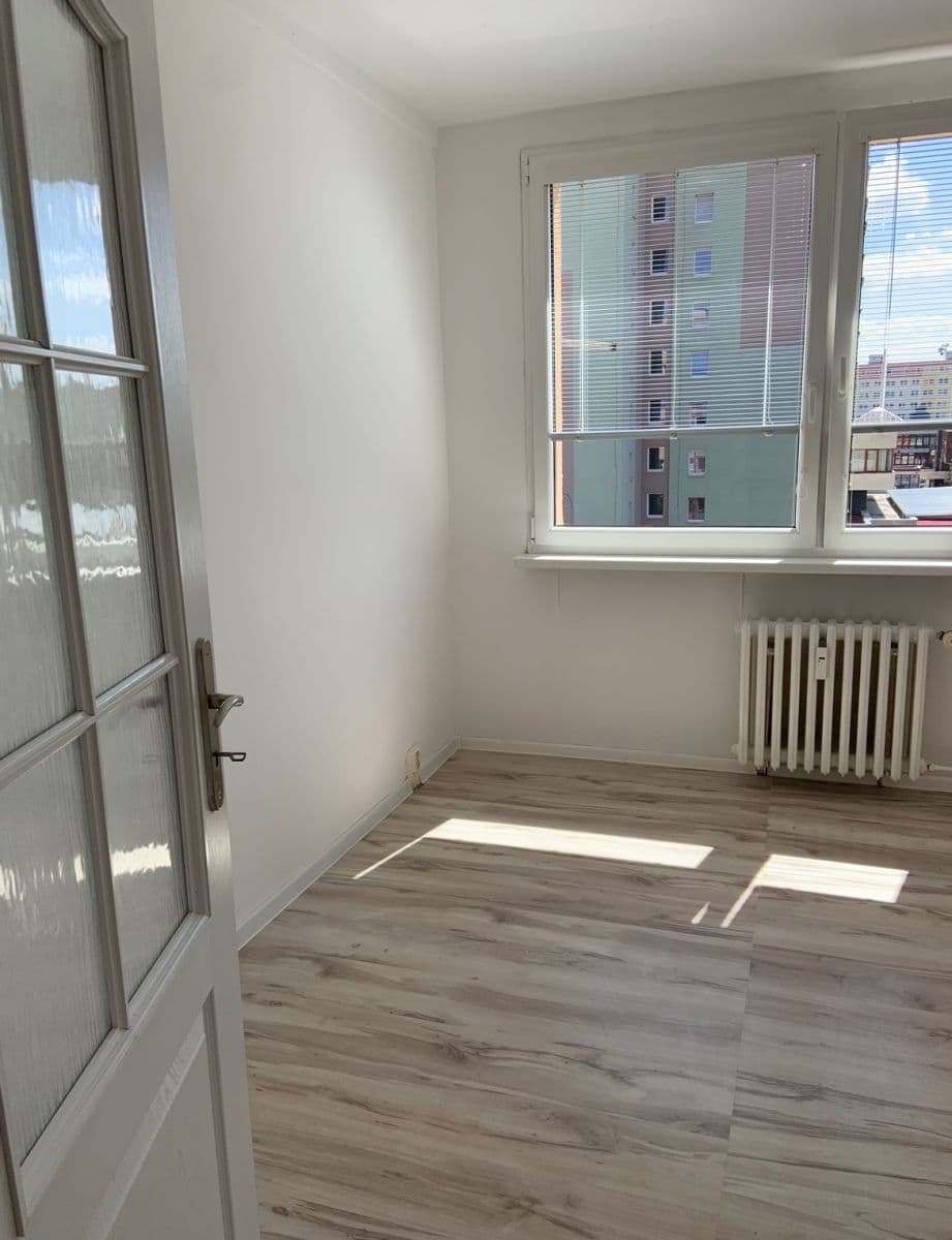 1 bedroom with open-plan kitchen flat to rent, 40 m², Višňová, Most, Ústecký Region 1 bedroom with open-plan kitchen flat to rent, 40 m², Višňová, Most, Ústecký Region