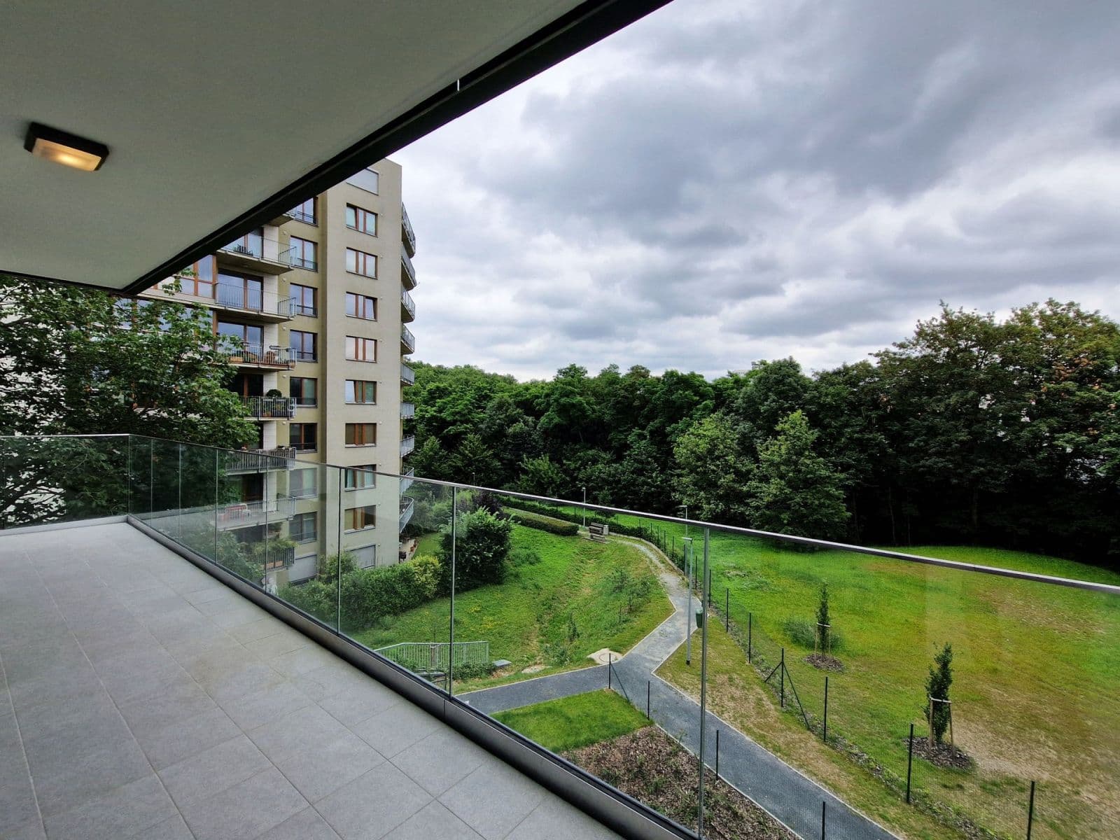 2 bedroom with open-plan kitchen flat to rent, 94 m², K Červenému vrchu, Prague, Prague 2 bedroom with open-plan kitchen flat to rent, 94 m², K Červenému vrchu, Prague, Prague