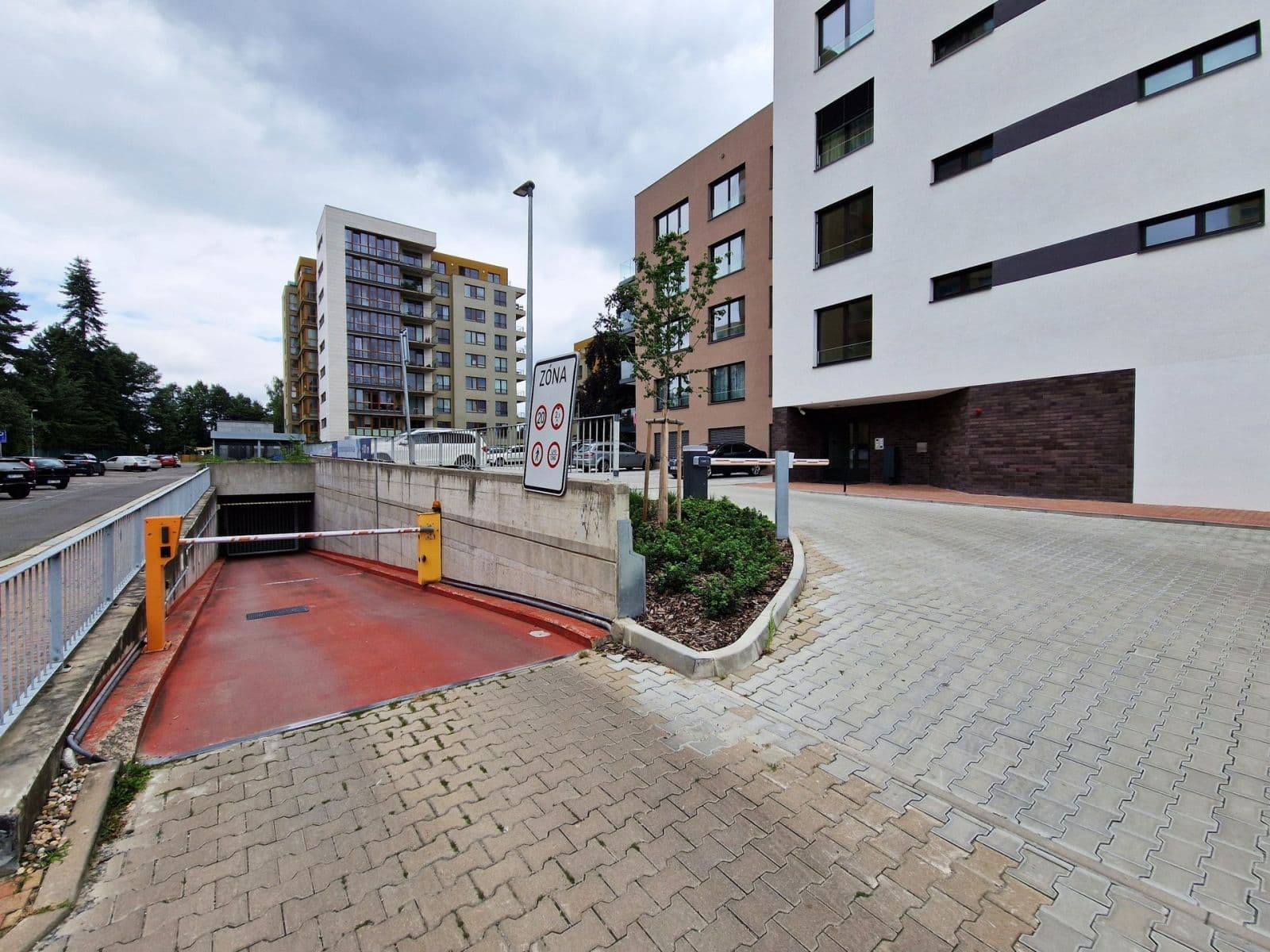 2 bedroom with open-plan kitchen flat to rent, 94 m², K Červenému vrchu, Prague, Prague 2 bedroom with open-plan kitchen flat to rent, 94 m², K Červenému vrchu, Prague, Prague