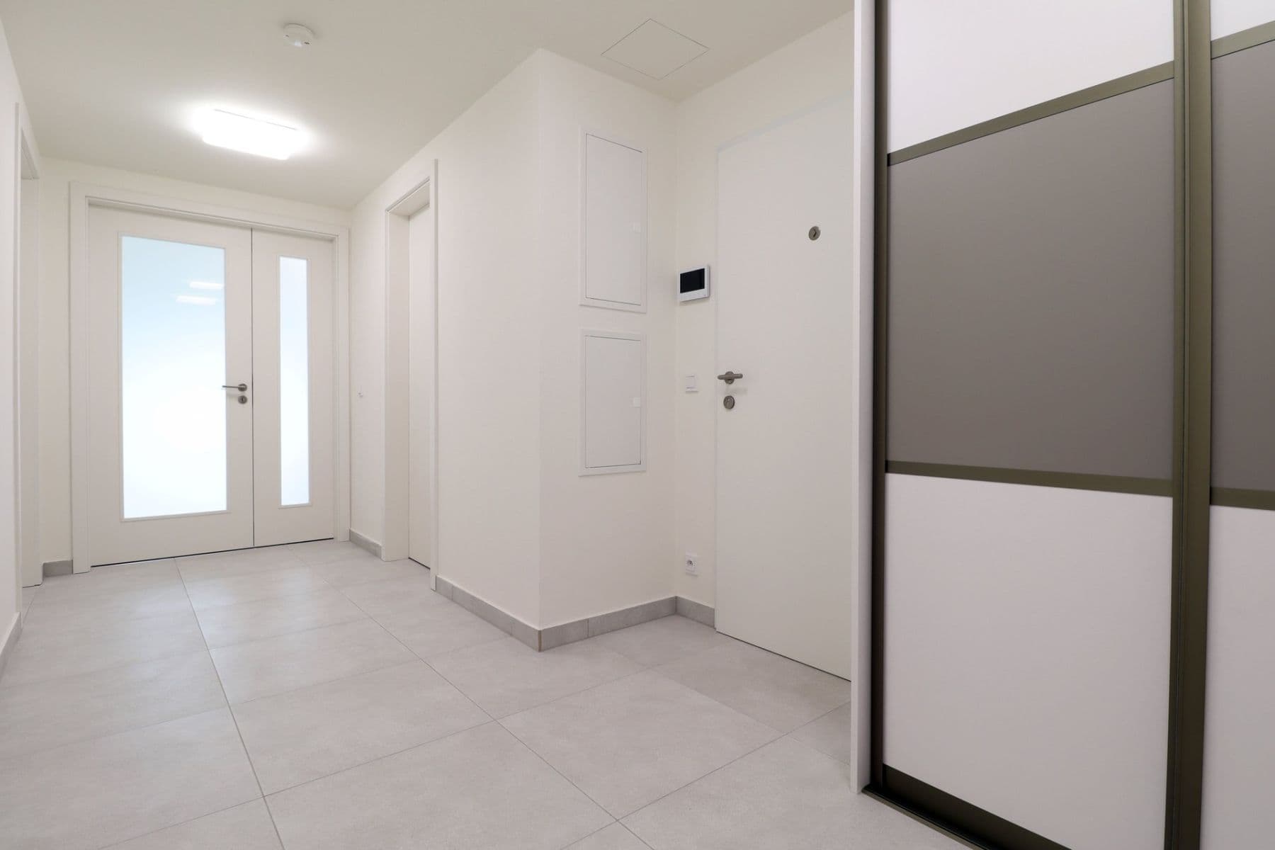 2 bedroom with open-plan kitchen flat to rent, 94 m², K Červenému vrchu, Prague, Prague 2 bedroom with open-plan kitchen flat to rent, 94 m², K Červenému vrchu, Prague, Prague