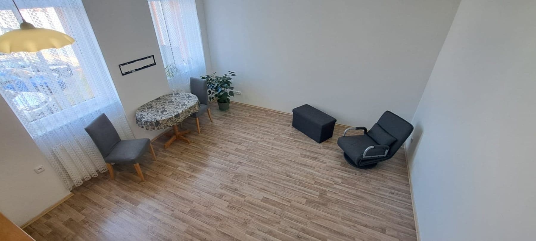 Studio flat to rent, 30 m², Týnec nad Sázavou, Středočeský Region Studio flat to rent, 30 m², Týnec nad Sázavou, Středočeský Region
