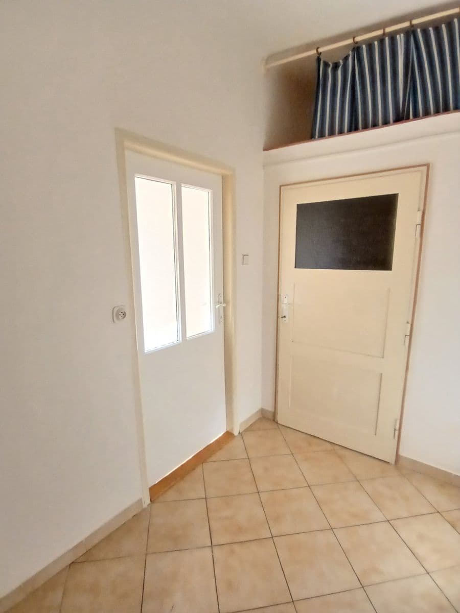 2 bedroom with open-plan kitchen flat to rent, 80 m², Žďárská, Prague, Prague 2 bedroom with open-plan kitchen flat to rent, 80 m², Žďárská, Prague, Prague