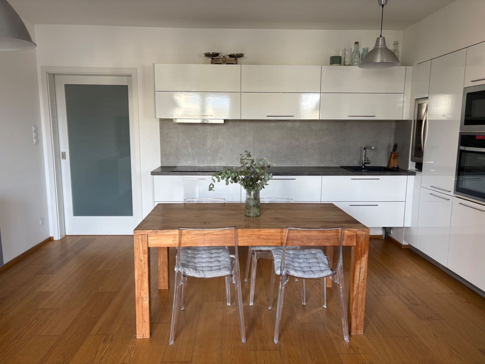 2 bedroom with open-plan kitchen flat for sale, 86 m², Nademlejnská, Prague, Prague 2 bedroom with open-plan kitchen flat for sale, 86 m², Nademlejnská, Prague, Prague