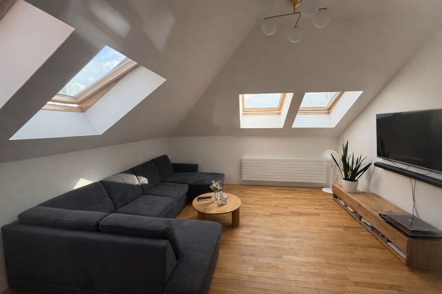 1 bedroom with open-plan kitchen flat to rent, 60 m², Oldřichova, Prague, Prague 1 bedroom with open-plan kitchen flat to rent, 60 m², Oldřichova, Prague, Prague