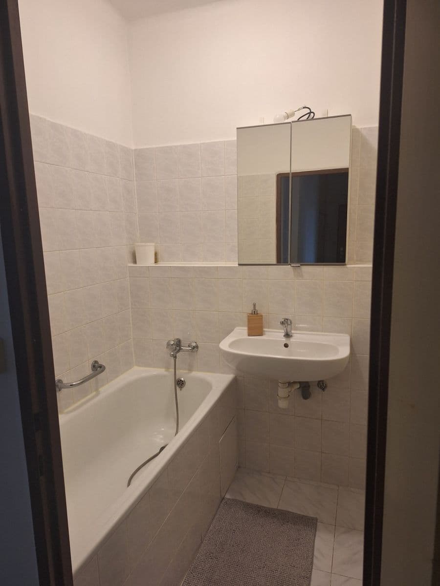 2 bedroom flat to rent, 58 m², Kubánské náměstí, Prague, Prague 2 bedroom flat to rent, 58 m², Kubánské náměstí, Prague, Prague