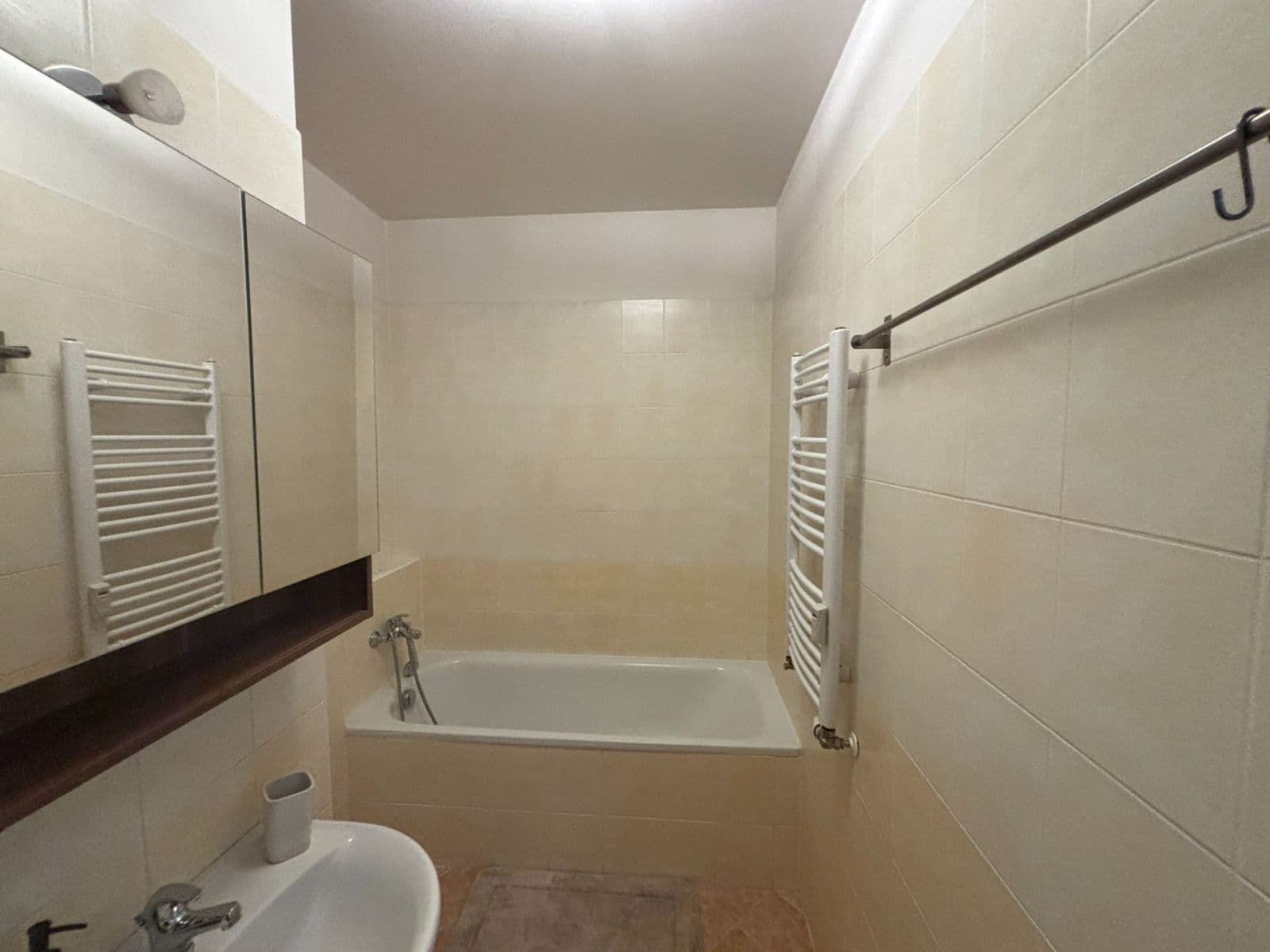 Studio flat to rent, 38 m², Podkovářská, Prague, Prague Studio flat to rent, 38 m², Podkovářská, Prague, Prague