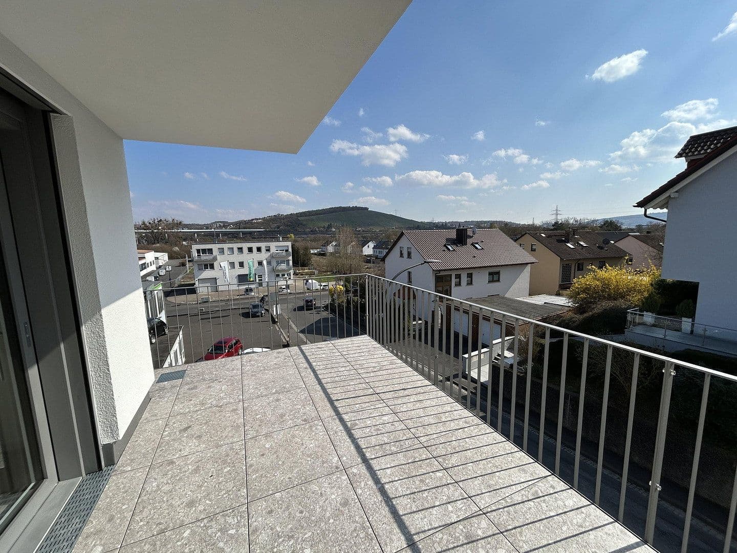 3 bedroom flat to rent, 108 m², Scheckertstrasse 2, Zell am Main, Bavaria 3 bedroom flat to rent, 108 m², Scheckertstrasse 2, Zell am Main, Bavaria