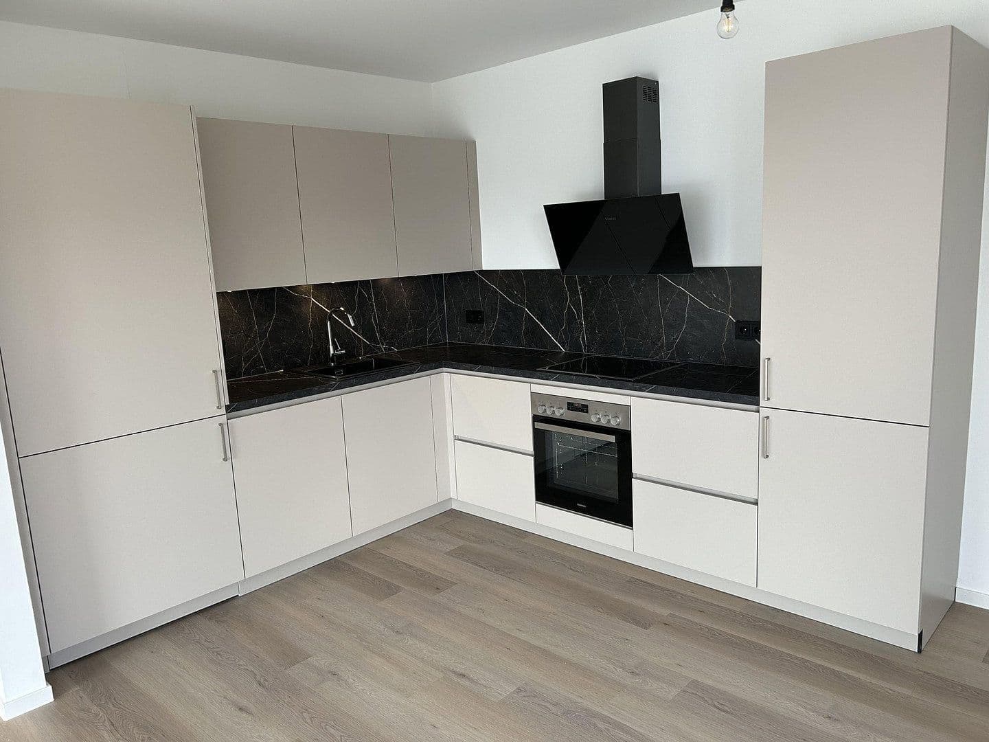 3 bedroom flat to rent, 108 m², Scheckertstrasse 2, Zell am Main, Bavaria 3 bedroom flat to rent, 108 m², Scheckertstrasse 2, Zell am Main, Bavaria