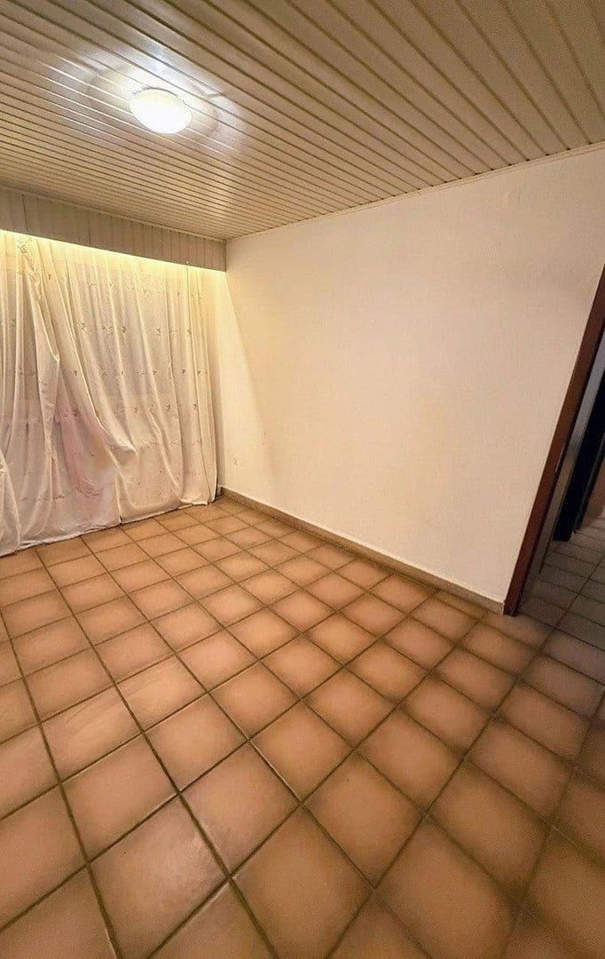 5 bedroom flat to rent, 136 m², Kaiserslautern-Morlautern, Rhineland-Palatinate 5 bedroom flat to rent, 136 m², Kaiserslautern-Morlautern, Rhineland-Palatinate