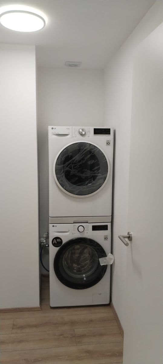 1 bedroom with open-plan kitchen flat to rent, 48 m², Spolková, Brno, Jihomoravský Region 1 bedroom with open-plan kitchen flat to rent, 48 m², Spolková, Brno, Jihomoravský Region