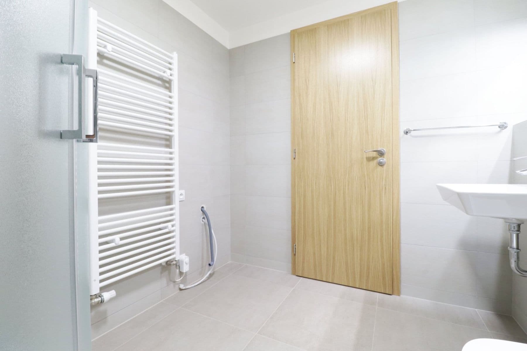 1 bedroom with open-plan kitchen flat to rent, 55 m², U Traktorky, Prague, Prague 1 bedroom with open-plan kitchen flat to rent, 55 m², U Traktorky, Prague, Prague