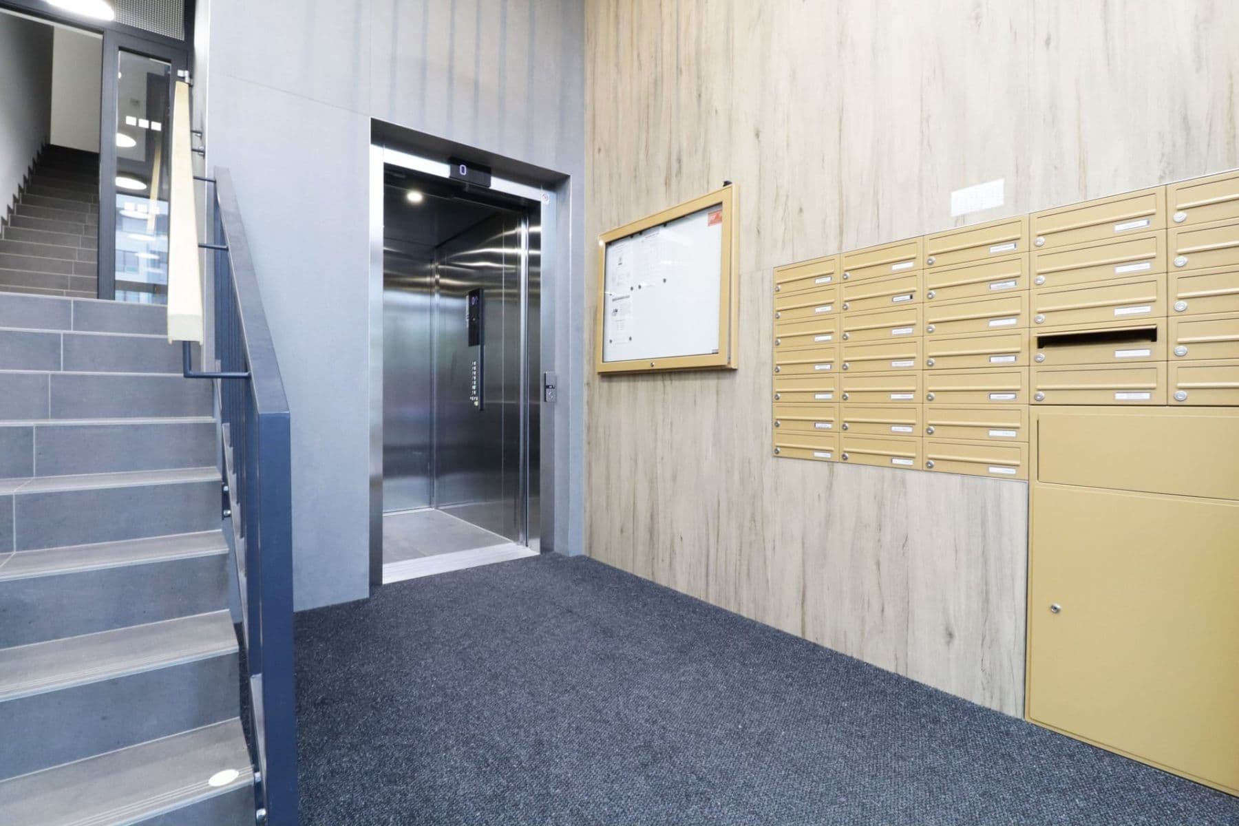 1 bedroom with open-plan kitchen flat to rent, 55 m², U Traktorky, Prague, Prague 1 bedroom with open-plan kitchen flat to rent, 55 m², U Traktorky, Prague, Prague