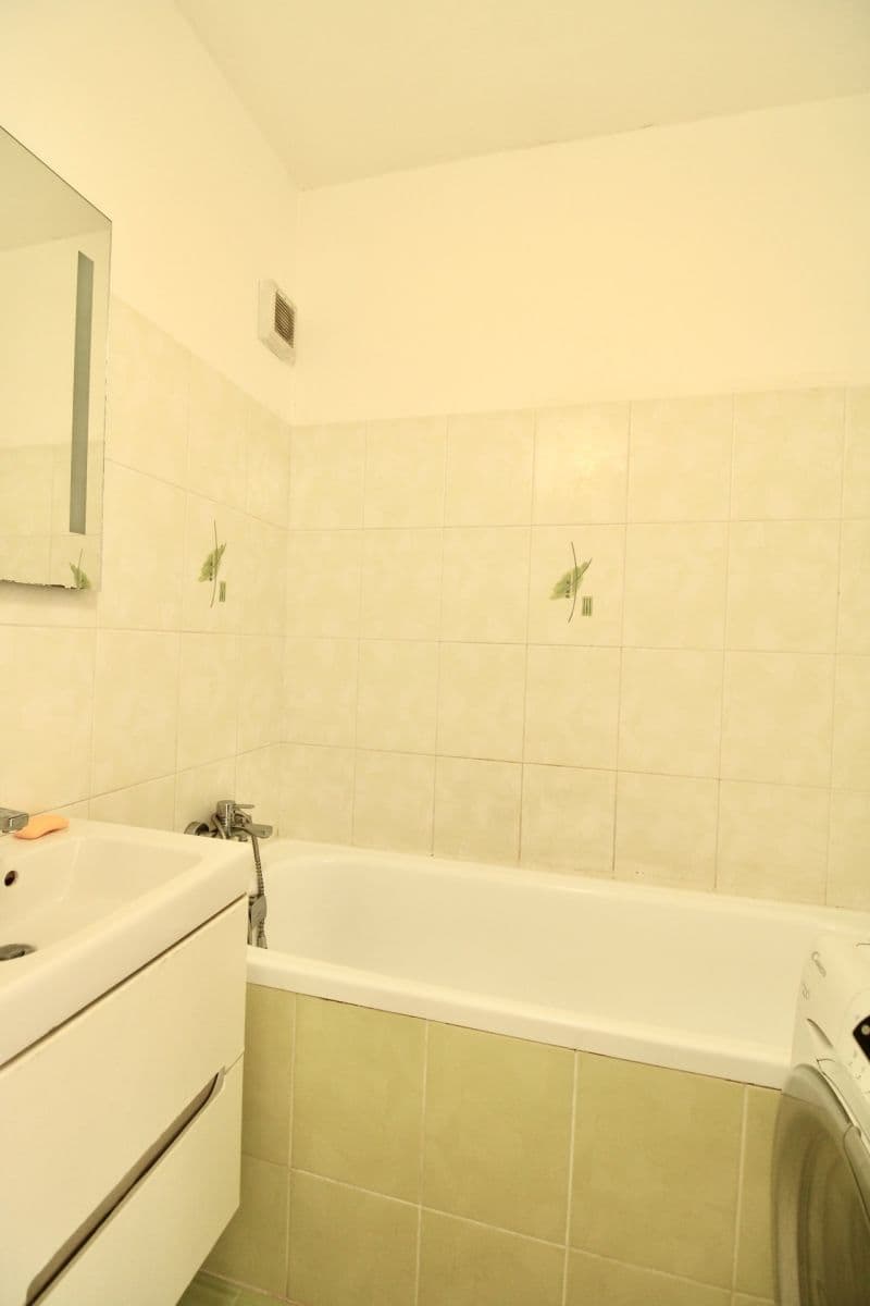 2 bedroom flat to rent, 45 m², Na Petřinách, Prague, Prague 2 bedroom flat to rent, 45 m², Na Petřinách, Prague, Prague