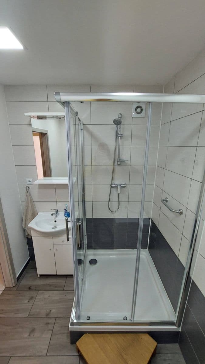 3 bedroom flat to rent, 77 m², J. Bendy, České Budějovice, Jihočeský Region 3 bedroom flat to rent, 77 m², J. Bendy, České Budějovice, Jihočeský Region